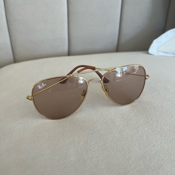 RayBan Sunnies - Picture 1 of 10